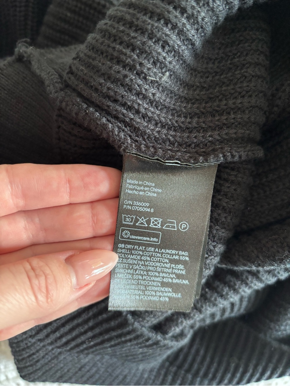 H&M Sweater - Picture 6 of 6
